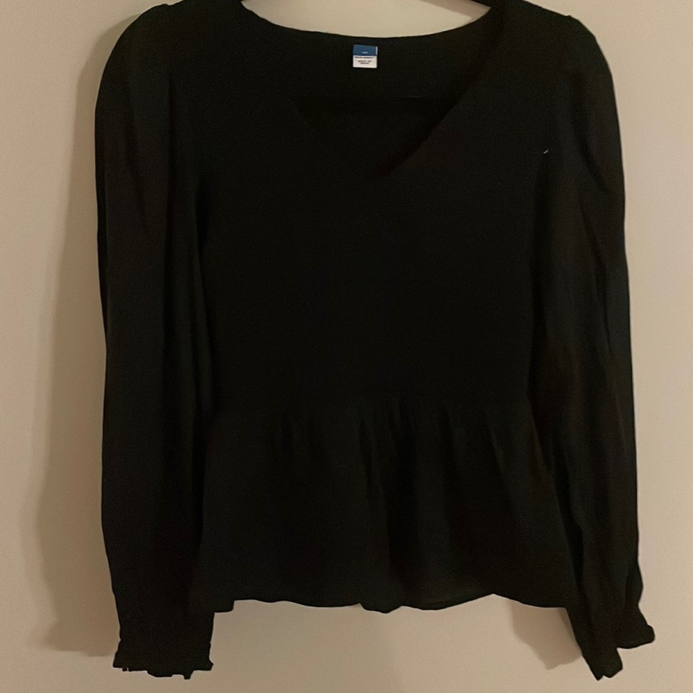 Women’s size XS black top from Old Navy